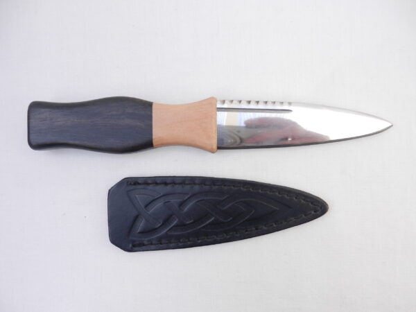 DSCN3124 African Ebony and Scottish Hawthorn Sgian Dubh - sharpened
