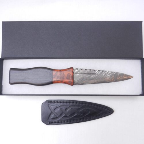 Sgian Dubh in African Blackwood and Surinese Snakewood with Damascus blade