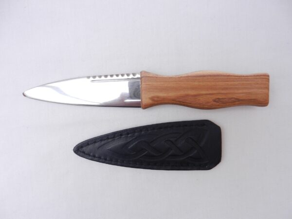 Sgian Dubh in Scottish Laburnum with African Blackwood