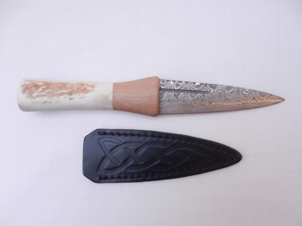 il_fullxfull.5579238162_bqxe Damascus Steel Sgian Dubh: Red Deer Antler & Scottish Walnut Handle
