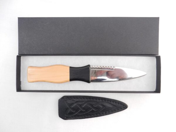 Scottish Sgian Dubh: Blackthorn & Bog Oak Kilt Knife