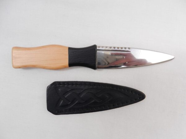 Scottish Sgian Dubh: Blackthorn & Bog Oak Kilt Knife