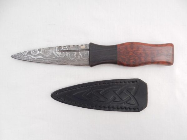 Sgian Dubh in Surinese Snakewood and African Blackwood with Damascus blade