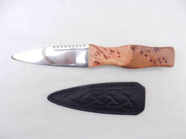 Burr Wych Elm Sgian Dubh: Scottish Highland Dress Knife