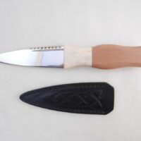 Scottish Walnut Sgian Dubh: Red Deer Antler Kilt Knife with Hawthorn