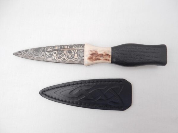 Scottish Bog Oak Sgian Dubh: Damascus Steel Blade, Antler Handle