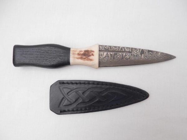 Scottish Bog Oak Sgian Dubh: Damascus Steel Blade, Antler Handle