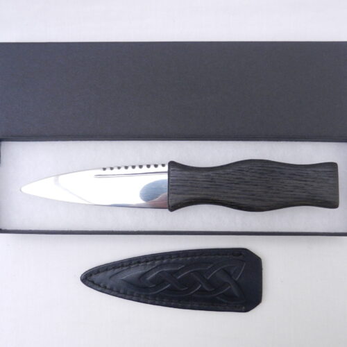 DSCN2928 Scottish Bog Oak and Oak Sgian Dubh