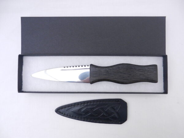 DSCN2928 Scottish Bog Oak and Oak Sgian Dubh