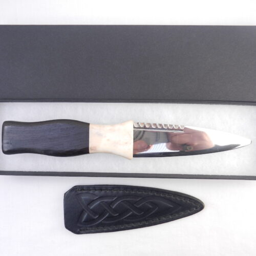 DSCN3130 African Blackwood and Scottish Red Deer Antler Sgian Dubh