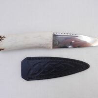 DSCN3163 Natural Sgian Dubh in Scottish Red Deer Antler with Wych Elm centre