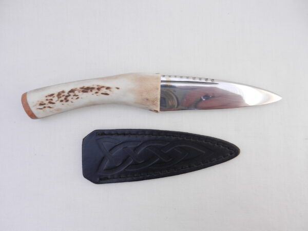 DSCN3177 Natural Sgian Dubh in Scottish Red Deer Stag Antler and Burr Wych Elm