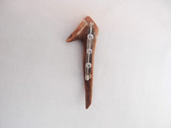 DSCN3294 Scottish Roe Buck Antler Kilt Pin with Burr Wych Elm