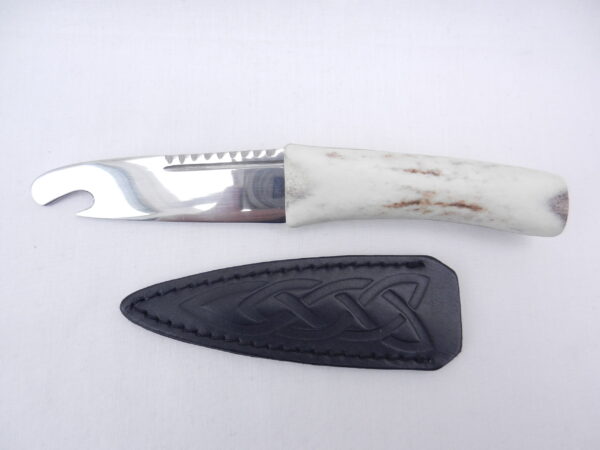 DSCN3580 Natural Sgian Brew in Red Deer Stag Antler with Wych Elm centre