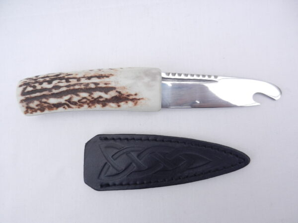 DSCN3586 Natural Sgian Brew in Red Deer Stag Antler with Wych Elm centre