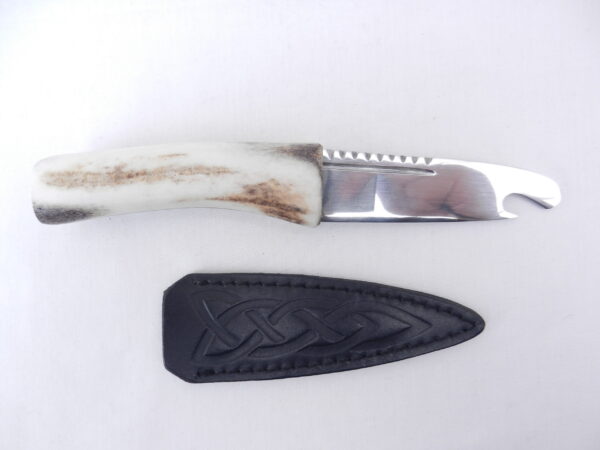 DSCN3594 Natural Sgian Brew in Red Deer Stag Antler with Wych Elm centre
